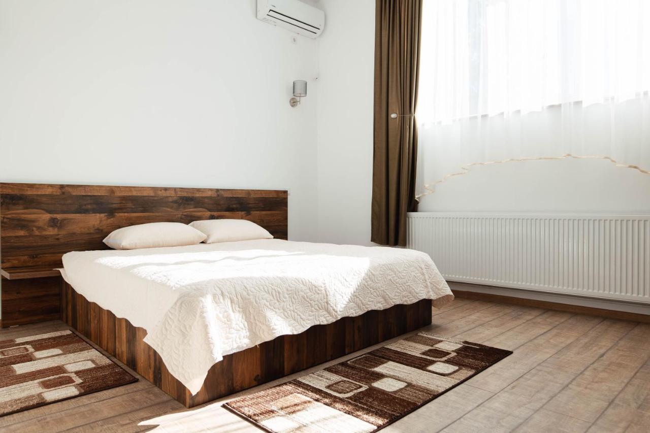 Neva Apartments Фегераш Екстер'єр фото