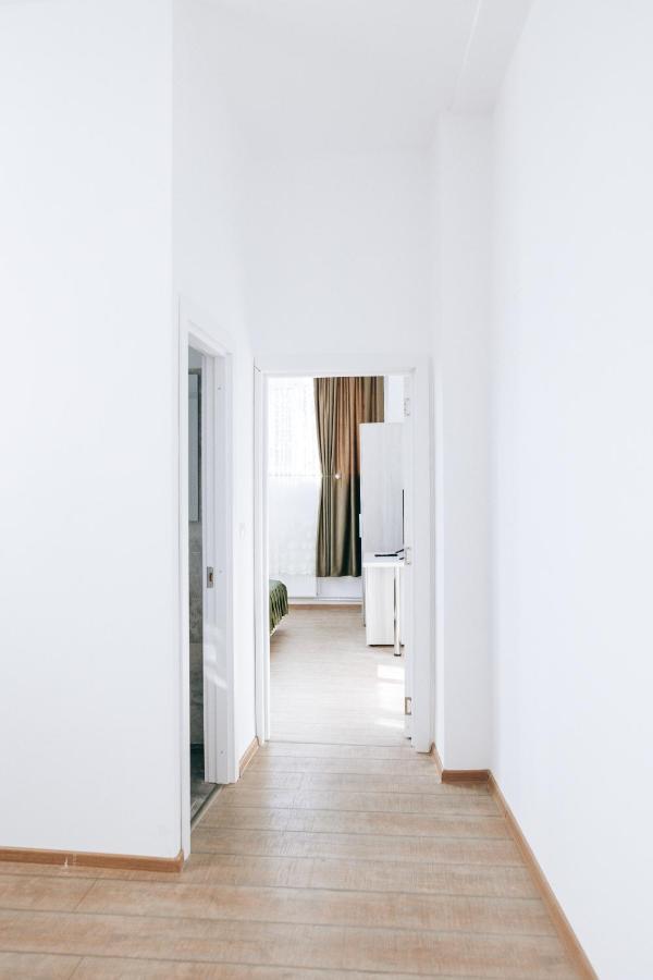 Neva Apartments Фегераш Екстер'єр фото
