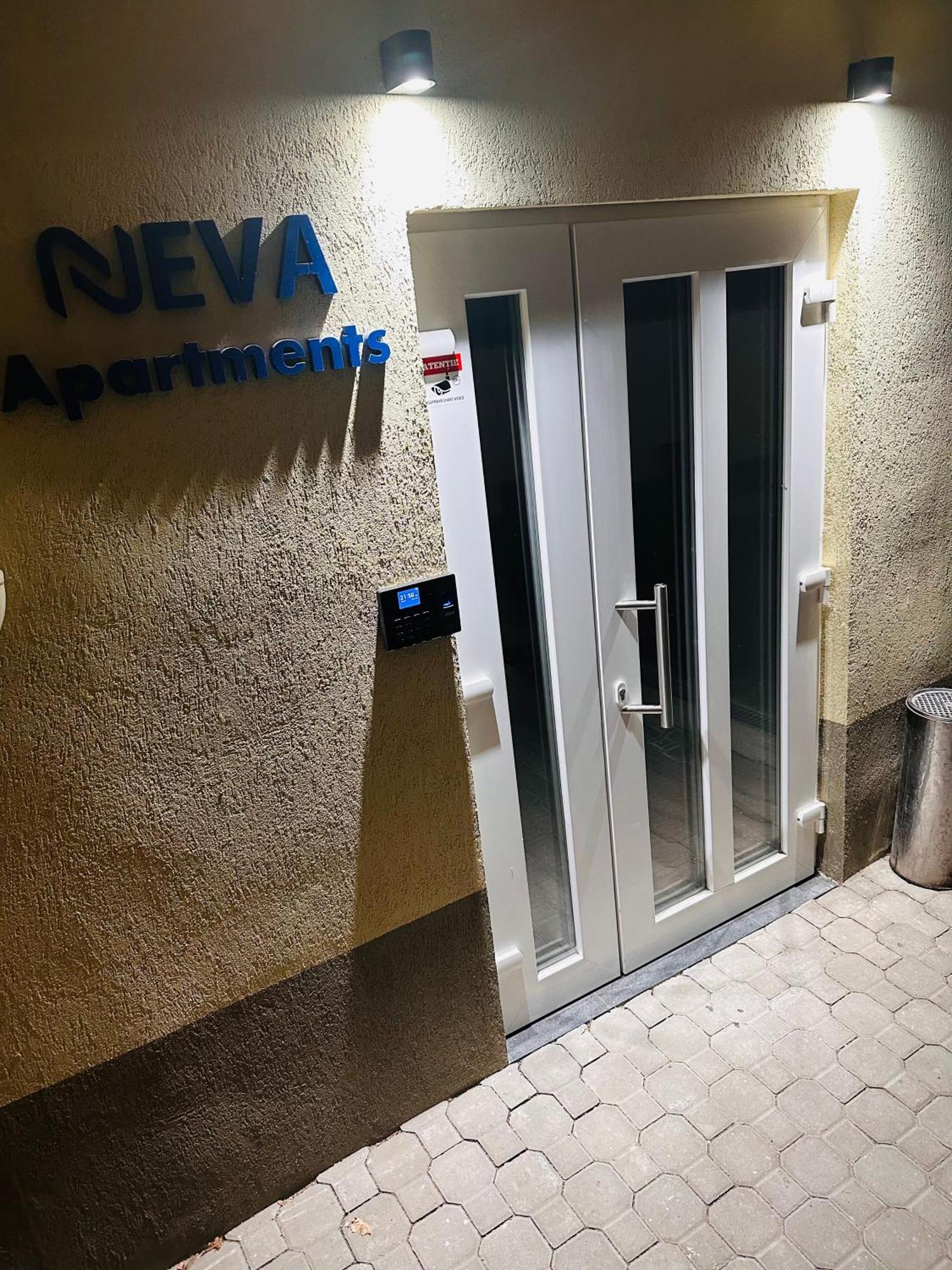 Neva Apartments Фегераш Екстер'єр фото